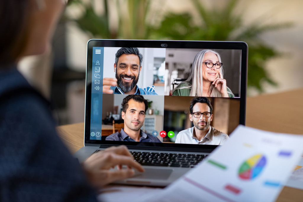 conferência com transmissão de vídeo em direto